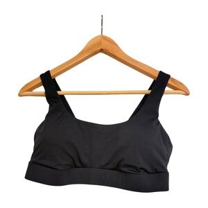 Vuori Black Stride Sports Bra - Scoop Neck, Wide Straps